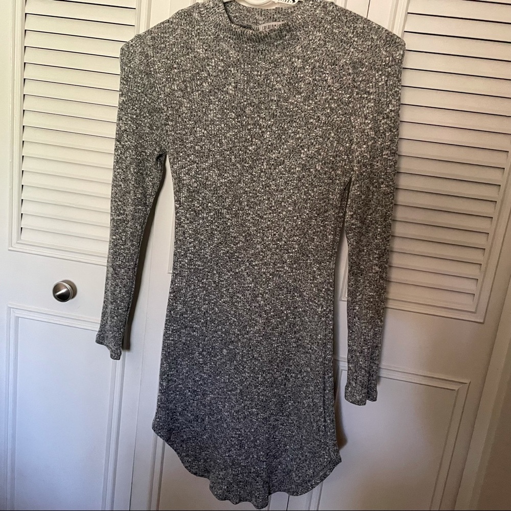 WMNS gray long sleeve dress sz M